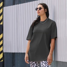 Load image into Gallery viewer, WOMEN&#39;S OVERSIZED GREY BADGER TEE
